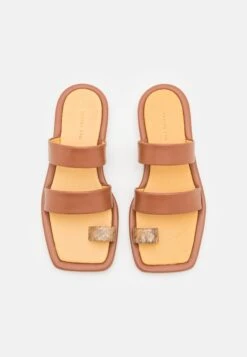 Rejina Pyo Larissa - Mules - Brown -Affordable Shoe Store 0b472a95105d4187b7da9c336ecbe361