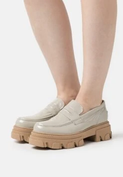 Affordable Shoe Store 6 Bianco Biaginny Loafer - Slip-Ons