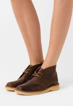 Clarks Originals Desert Boot - Casual Lace-Ups - Beeswax