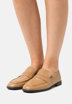 Affordable Shoe Store 14 Pavement Hailey - Slip-Ons - Sand