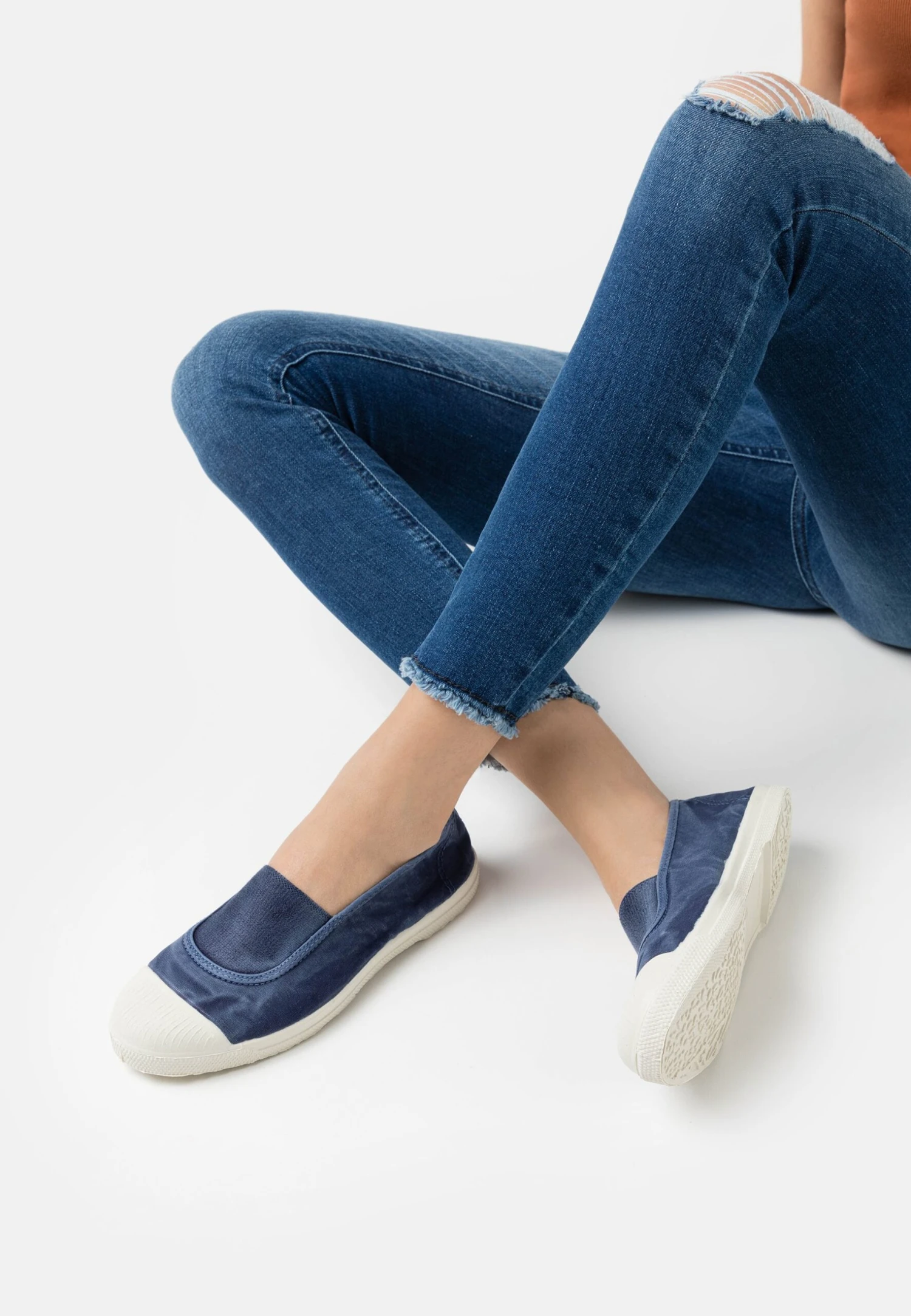 NATURAL WORLD Slip-Ons - Mar 3 NATURAL WORLD Slip-Ons - Mar