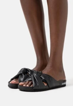 LOVE MOSCHINO Mules - Nero