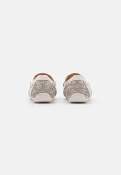 Coach Marley Driver - Moccasins - Stone/Chalk 12 Coach Marley Driver - Moccasins - Stone/Chalk -Affordable Shoe Store 2a2a329faacc4ddca162b4a3f8a1b0f6