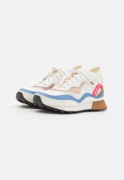 Armani Exchange Serg - Trainers - Multi-Coloured/Summer Beats 10 Armani Exchange Serg - Trainers - Multi-Coloured/Summer Beats -Affordable Shoe Store 2bb341a04f5a4655aecb6bdc69babae3