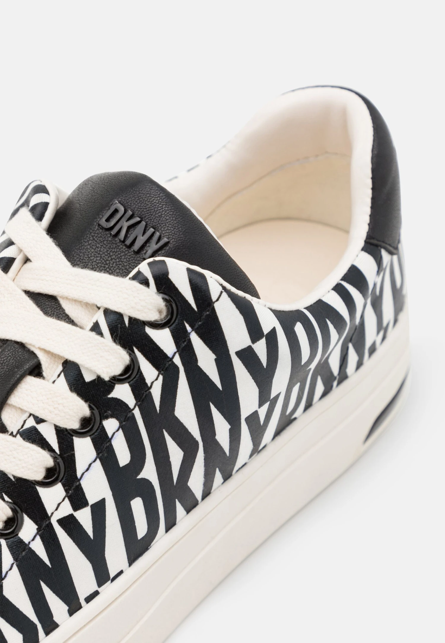 DKNY York Lace Up - Trainers 9 DKNY York Lace Up - Trainers - Image 7