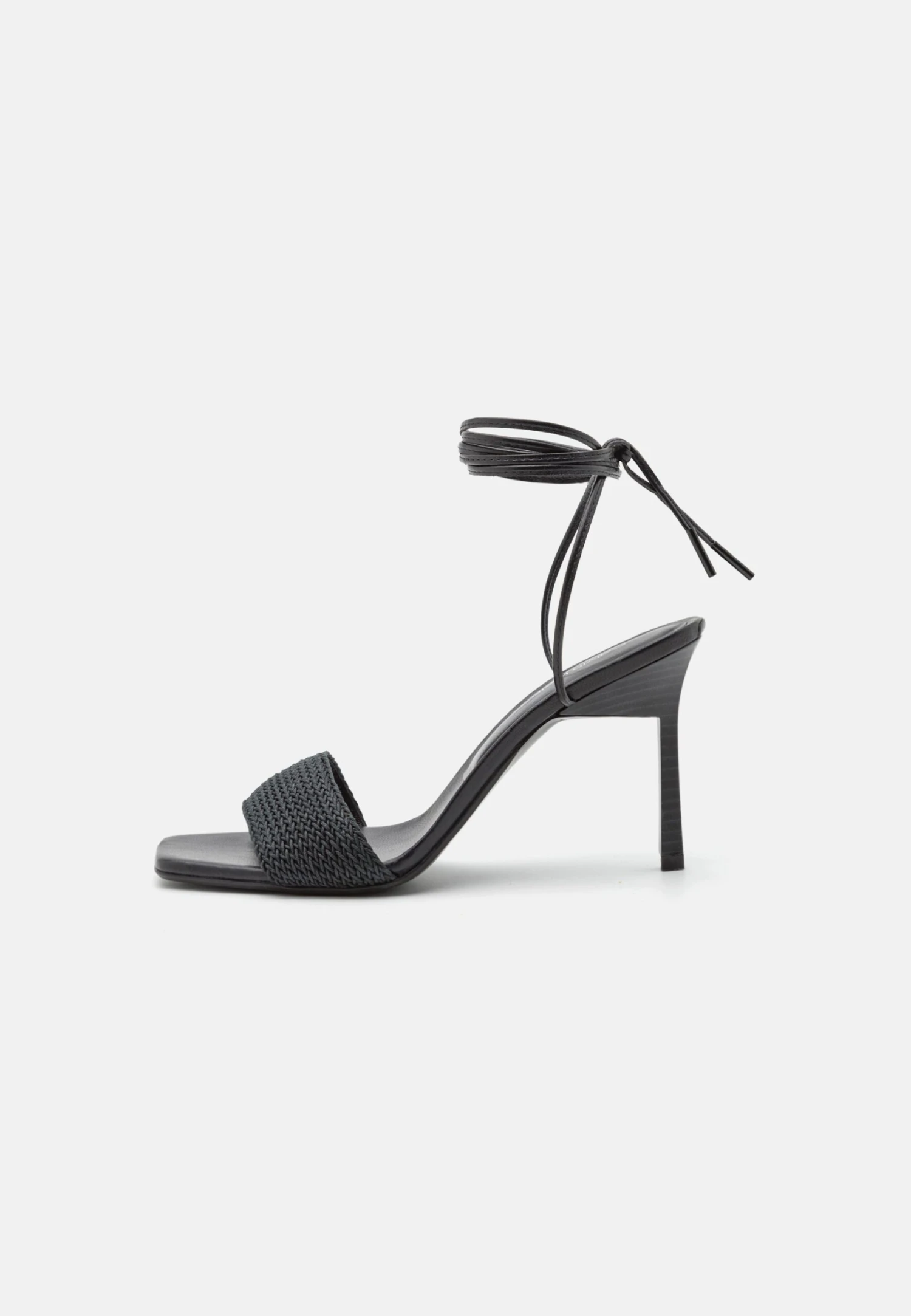 Calvin Klein Geo Stil Gladi Sandal 90Hh - Sandals - Black 4 Calvin Klein Geo Stil Gladi Sandal 90Hh - Sandals - Black - Image 2