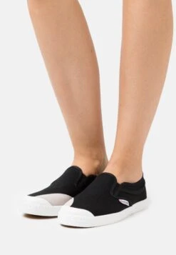 Kawasaki Classic - Slip-Ons