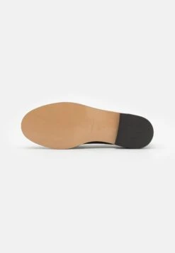 Emporio Armani Capsule Icon - Slip-Ons - Nero 14 Emporio Armani Capsule Icon - Slip-Ons - Nero -Affordable Shoe Store 56271b86a56542e591a62b9671166367