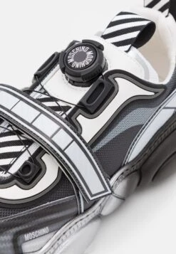 MOSCHINO Trainers - Fantasy Color 15 MOSCHINO Trainers - Fantasy Color -Affordable Shoe Store 65a46f233228446495440fd4a920eb39