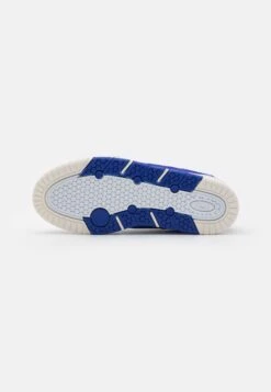 Adidas Originals Adi2000 Unisex - Trainers - Semi Lucid Blue/Core Black/Footwear White -Affordable Shoe Store 75c93e6c530e4817b78d314407dd5b39