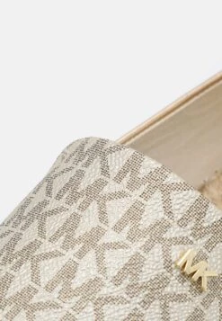 MICHAEL Michael Kors Kendrick Slip On - Espadrilles 15 MICHAEL Michael Kors Kendrick Slip On - Espadrilles -Affordable Shoe Store 76ff730f82d2496e8c82cb3b1cf5f6bc