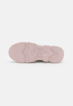 DKNY Tokyo Slip On- Trainers - White/Lotus -Affordable Shoe Store 7f45f48eb59c44538d8ad8db63316ebc