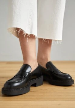 Pavement Nayeli - Slip-Ons -Affordable Shoe Store 80c6e4d6e6d548d4aa34e9a49289d96f