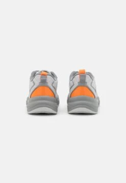 Calvin Klein Jeans Retro Tennis Oversized- Trainers - Oyster Mushroom/Grey/Orange 11 Calvin Klein Jeans Retro Tennis Oversized- Trainers - Oyster Mushroom/Grey/Orange -Affordable Shoe Store 8200fd54c34e490faf9730a51e6c5462