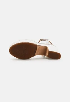 Chie Mihara Detour - High Heeled Sandals - White/Silver Insoleboard 14 Chie Mihara Detour - High Heeled Sandals - White/Silver Insoleboard -Affordable Shoe Store 930ec6c9992a4456a9f08e8f989d7a76