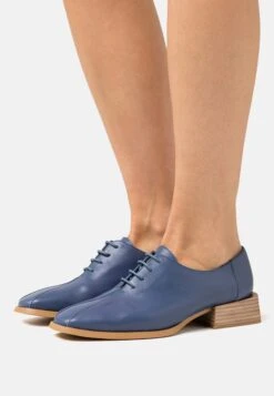 Wonders Lace-Ups - Iseo Baltic