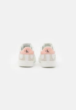 Calvin Klein Jeans Classic Cupsole - Trainers - White/Peach -Affordable Shoe Store 98b591eaa5434071974d81c5d49fe676
