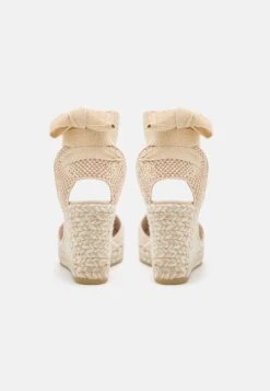 Gaimo Colin - Wedge Sandals -Affordable Shoe Store a3f68649207f4b46a236ff79744a03de