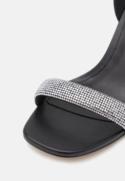 MICHAEL Michael Kors Carrie - Sandals -Affordable Shoe Store aabe58414f724db0ab32a76657e250f8