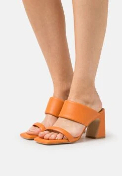 ANGEL ALARCON Heeled Mules - Orange