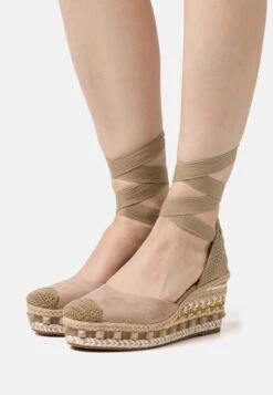Alma En Pena Platform Sandals - Beige