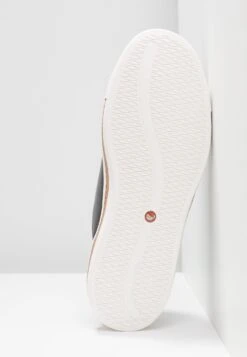 Clarks Un Maui Lace - Trainers - Black -Affordable Shoe Store b418b056074445188cc94b93648eee43