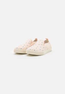 Cara - Trainers 10 Cara - Trainers -Affordable Shoe Store c1bcbc7b165547638b52d0170cce763d