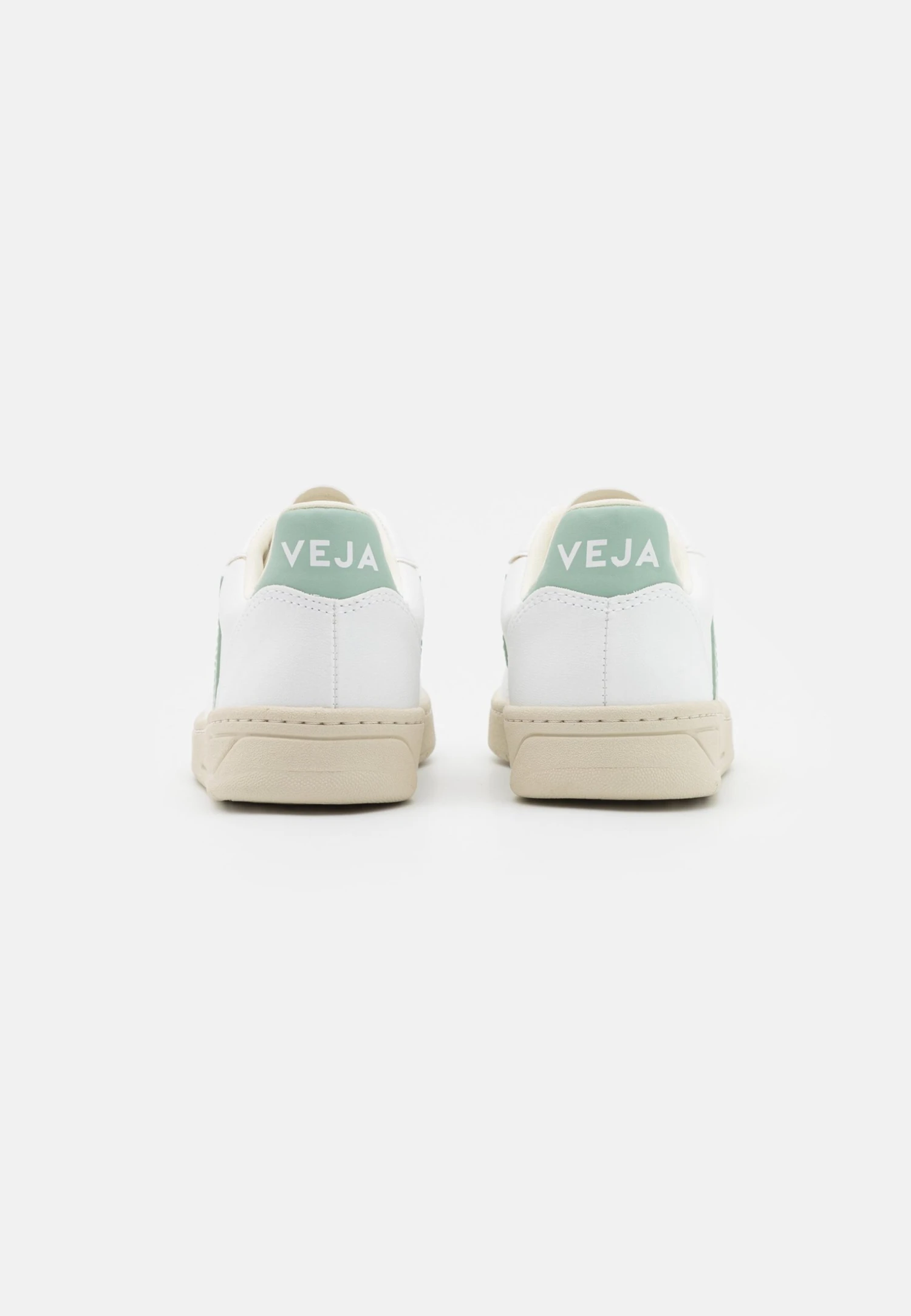 Veja V-10 - Trainers 6 Veja V-10 - Trainers - Image 4
