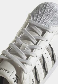 Adidas Originals Adidas X Marimekko Superstar - Trainers - Cloud White Core Black Grey Six -Affordable Shoe Store c6c6f34b76274016a36e5b00f536cbc3