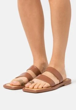 Rejina Pyo Larissa - Mules - Brown