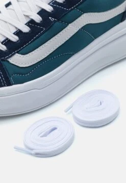 Vans Ua Old Skool Overt Cc - Trainers - Pop Color Navy/Grey -Affordable Shoe Store d20bd7c3616049bba413f002fb8918f2