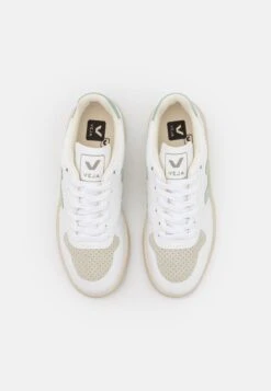 Veja V-10 - Trainers 13 Veja V-10 - Trainers -Affordable Shoe Store e40123d6bc9b444eb5ced17a19b795ff