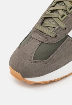 Adidas Originals Retropy E5 Unisex - Trainers - Olive Strata/Footwear White/Shadow Olive 13 Adidas Originals Retropy E5 Unisex - Trainers - Olive Strata/Footwear White/Shadow Olive -Affordable Shoe Store fdaa67a7fb3b45958a4eaa2651f454bd